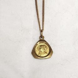 Vintage Gold Plated Engraved Patron Saint Elizabeth Ann Seton Necklace & Pendant