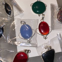 Numerous Pretty Pendants W/ Chains To Choose From