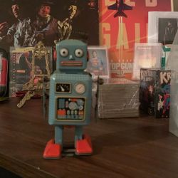 Vintage Toy Wind Up Robot 