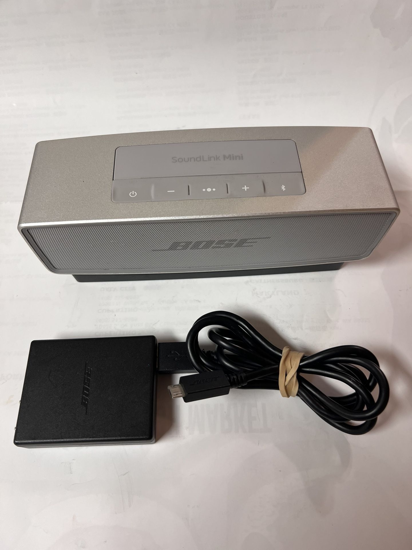 Bose SoundLink Mini Bluetooth Speaker w/ Cradle and Power Adapter