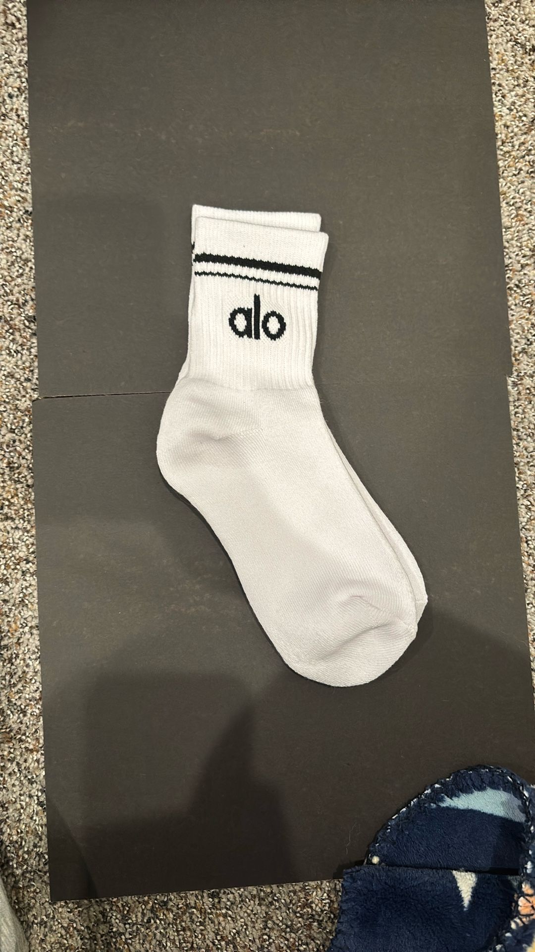 Alo Yoga Unisex Throwback Socks