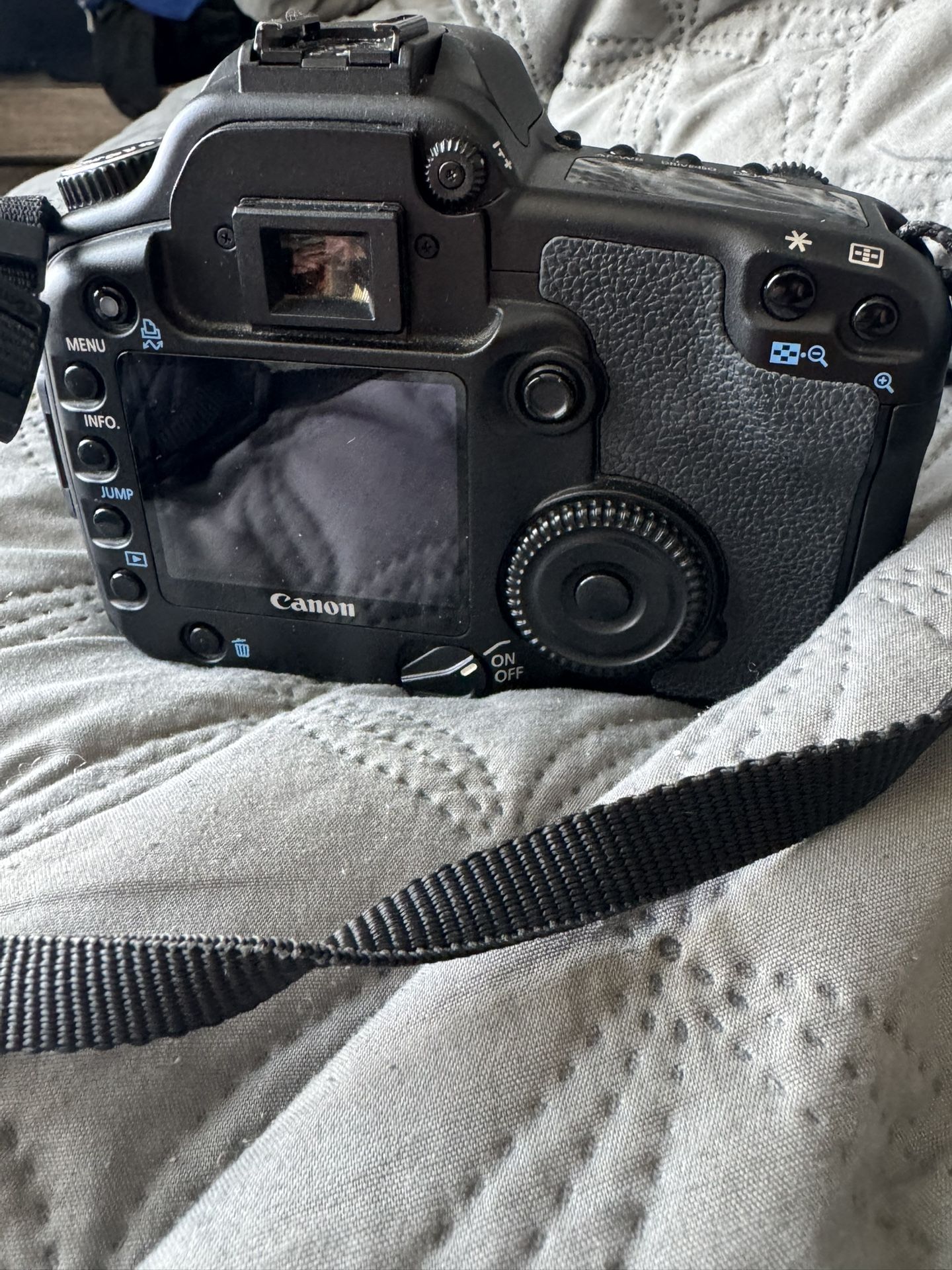 Canon 30 D digital camera