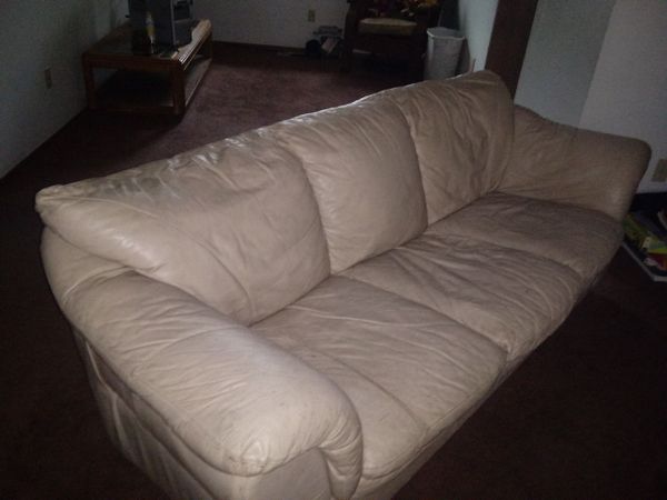 Genuine Italian Leather Sofa For In Lake Stevens Wa Offerup