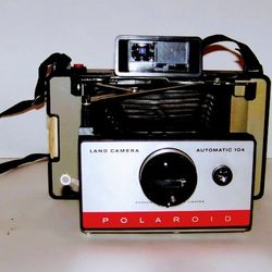 Vintage 1960s Original Polaroid Automatic 104 Land Camera