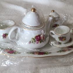 Country Roses Royal Albert Miniature Tea Set 