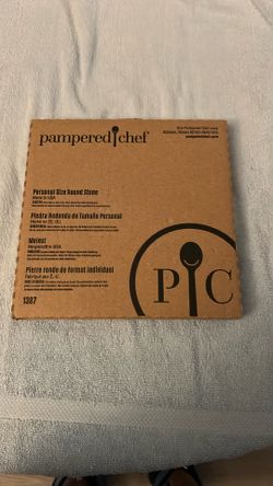 New! Pampered Chef Personal Size Round Stone