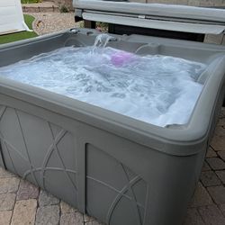 Life smart LS350DX 5-Person 28-Jet 110V Plug and Play Spa / Hot Tub