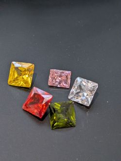 Cut Cubic Zirconias