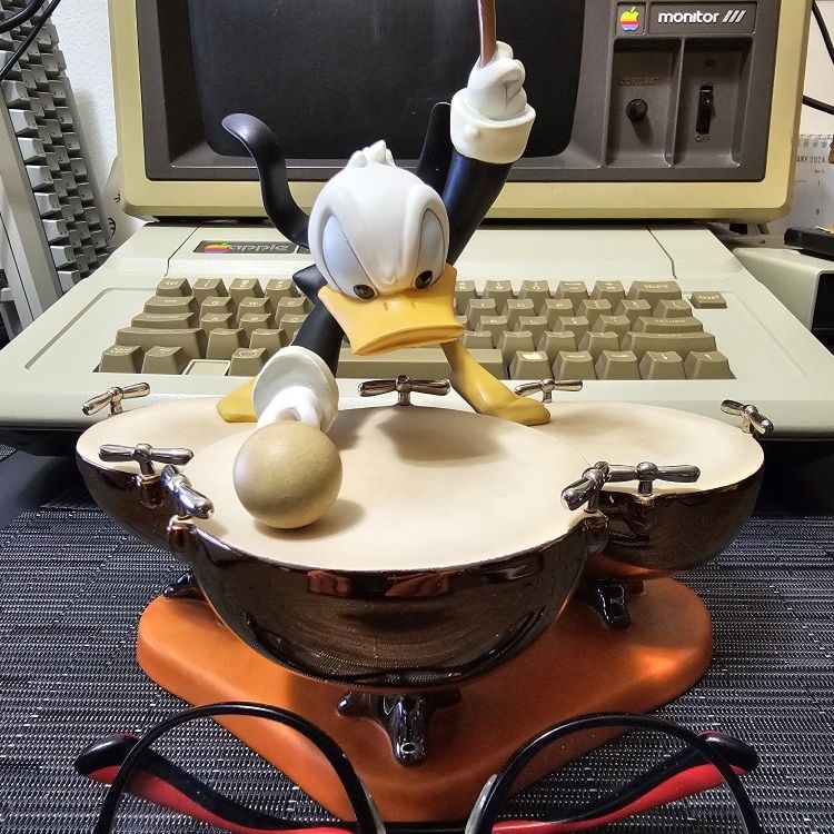 Rare WDCC Donald Duck Symphony Hour Drum Beat Music Band Ceramic