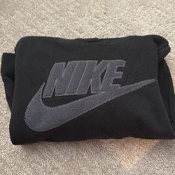 Nike sweater size 4