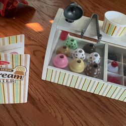  Melissa & Doug Ice Cream Counter! 