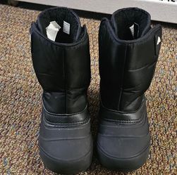 ​Ozark Trail Boys Black Waterproof Winter Snow Boots - Size 1 (Minor Flaw)