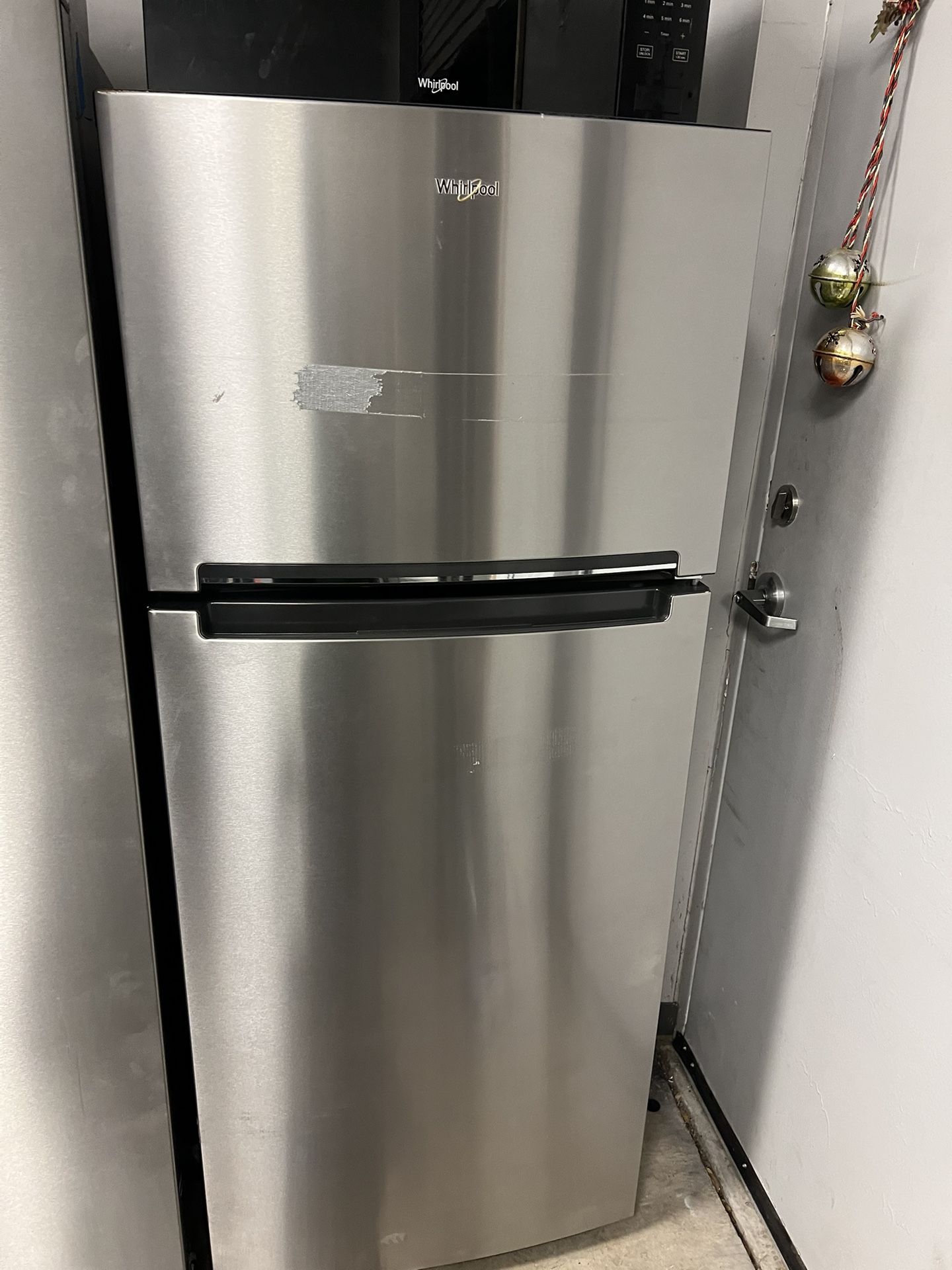Whielpool Top Freezer Fridge 18cf 2025