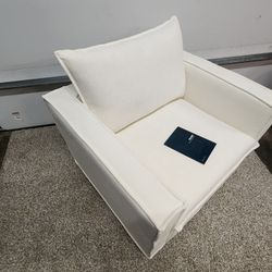 *** BRAND NEW ACCENT CHAIR ***