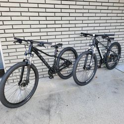 2 X Trek Mountain Bikes Size Adult Small Wheels 27.5  Speeds Multiple Hydraulic Disc  Both 1000$ Or 480$ Each 