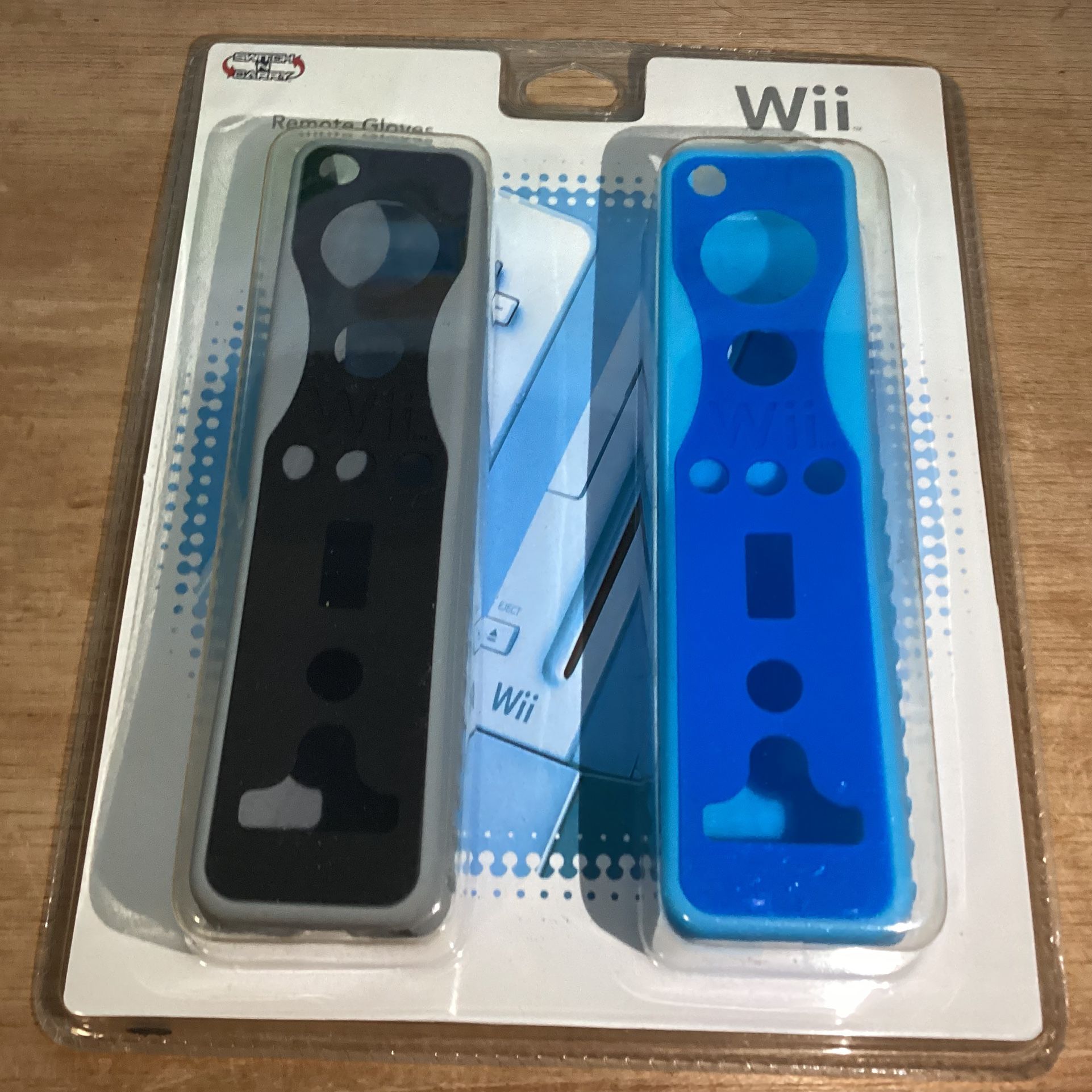 Official Nintendo Wii Remote Gloves Sealed NEW In Pack Black and BLUE
