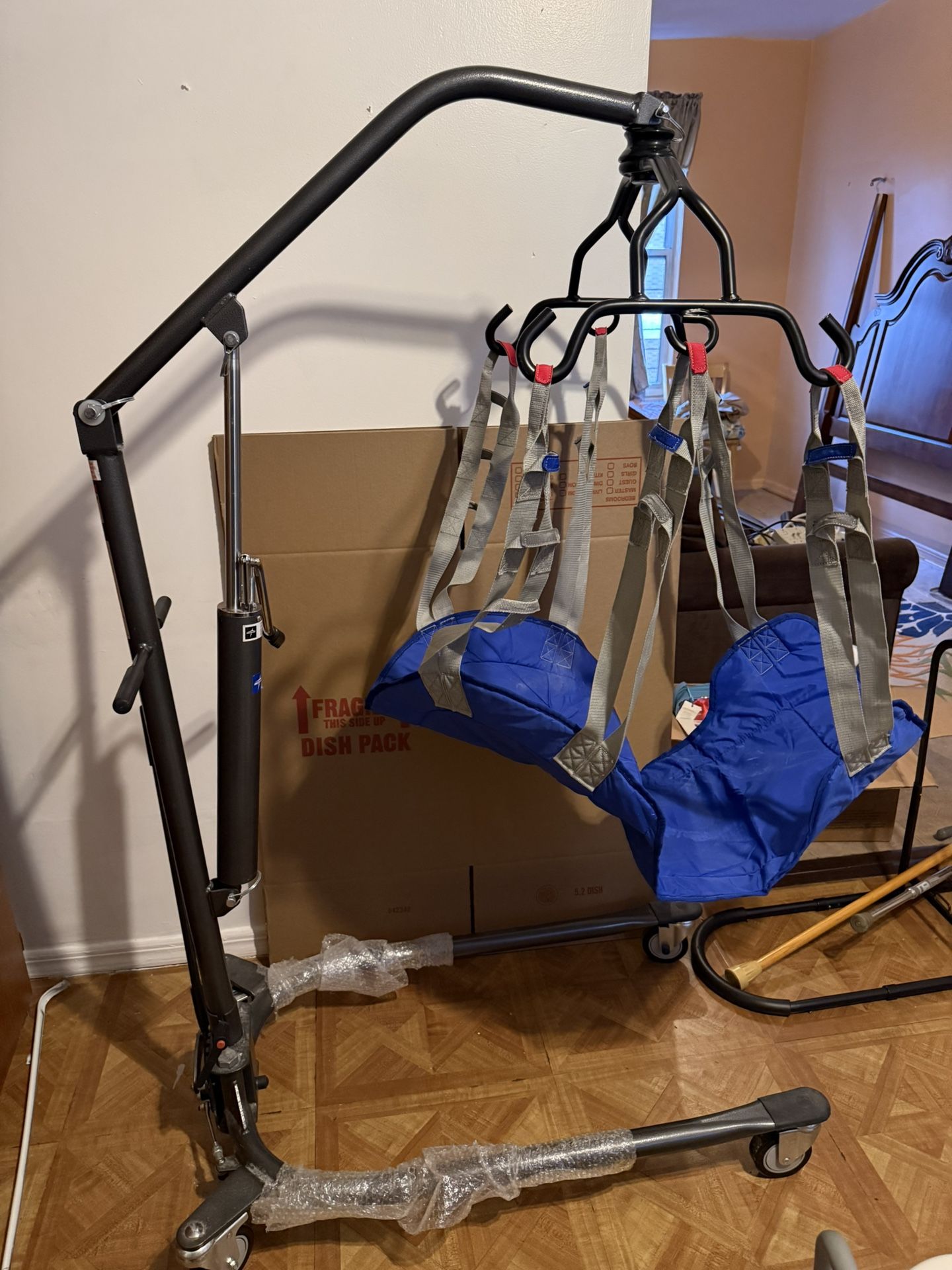 Gently Used Medline Hydraulic 400 Lift