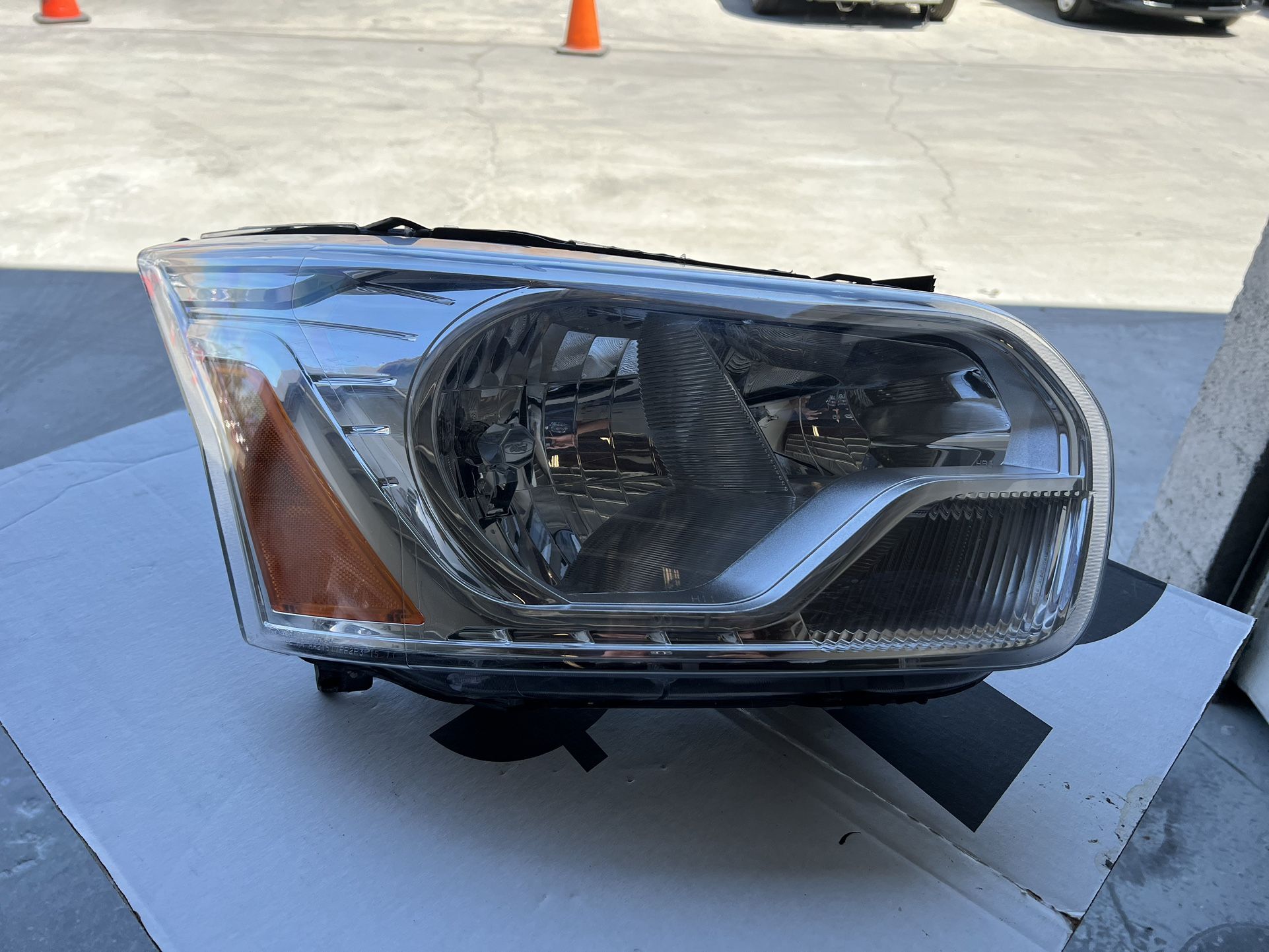 2018-20 Ford transit headlight