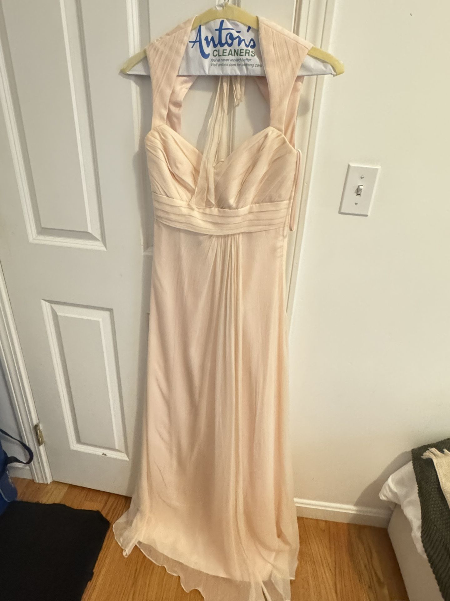 Elegant Peach Evening Gown (M)