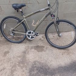 TREK size 28 Frame 18 O46cm  Spwed 21