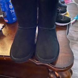 Brand New Bear Claws Size 2Y