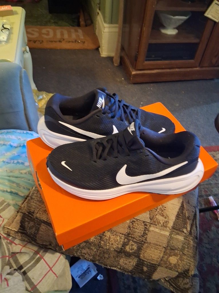 Womens Nike Revolution Running Shoes