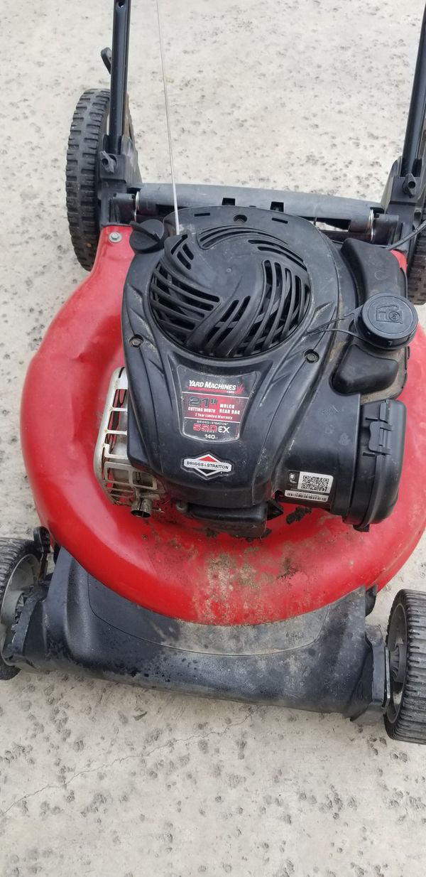 Lawn mower 21 in. 140 cc 550ex Series Briggs & Stratton for Sale in San