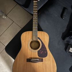 Yamaha acoustic guitar