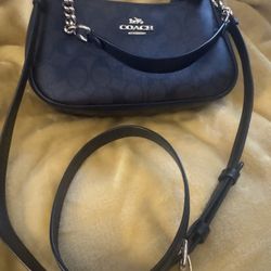 Small Coach Crossbody Purse Like New 