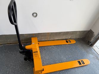Uline H-1781 Low Profile Pallet Jack