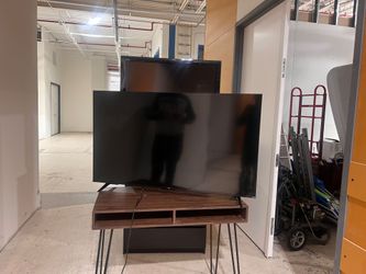 TCL  Flat Screen TV