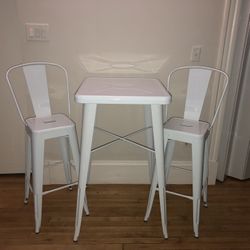 High Top Table w/ Matching Barstools