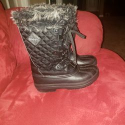 Winter Boots Woman Size 8 Brand New