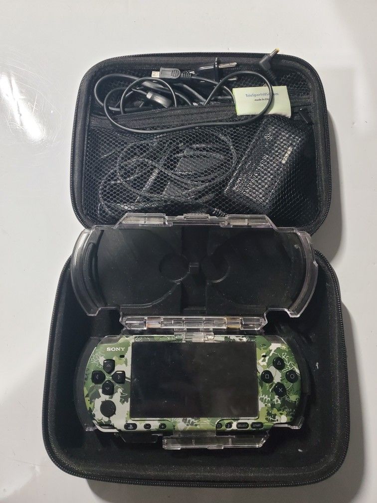 512 GB PSP 3000 Like New ,( Needs New Battery