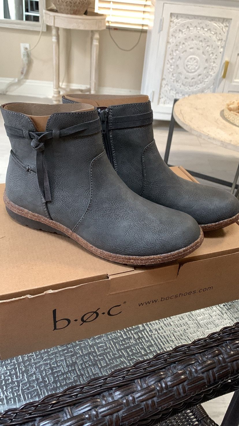 Women Size 11 B.O.C. Boots