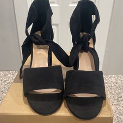 New Womens Black Sandals - Size 10