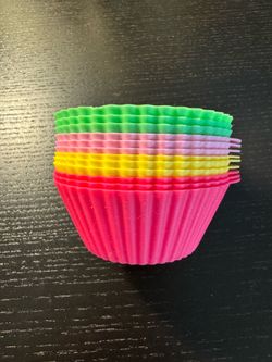 Silicone cupcake liner: Sprinkle Bee Brand