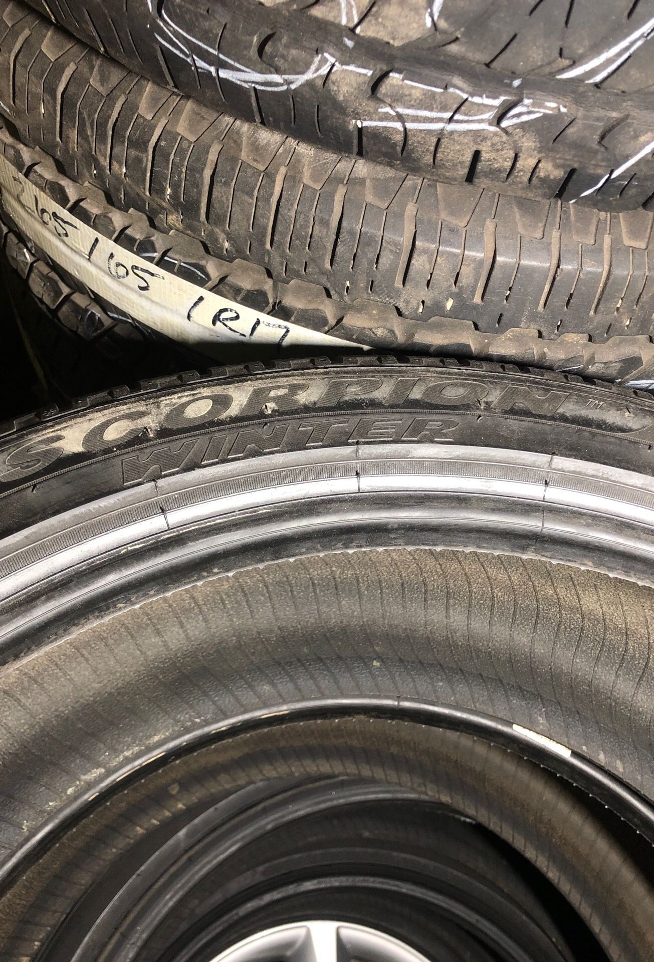 255-40-21 tires for sale SET of tires almost new %95