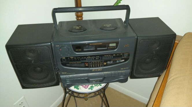 JVC Hyper-Bass Sound CD player tape cassette Radio
