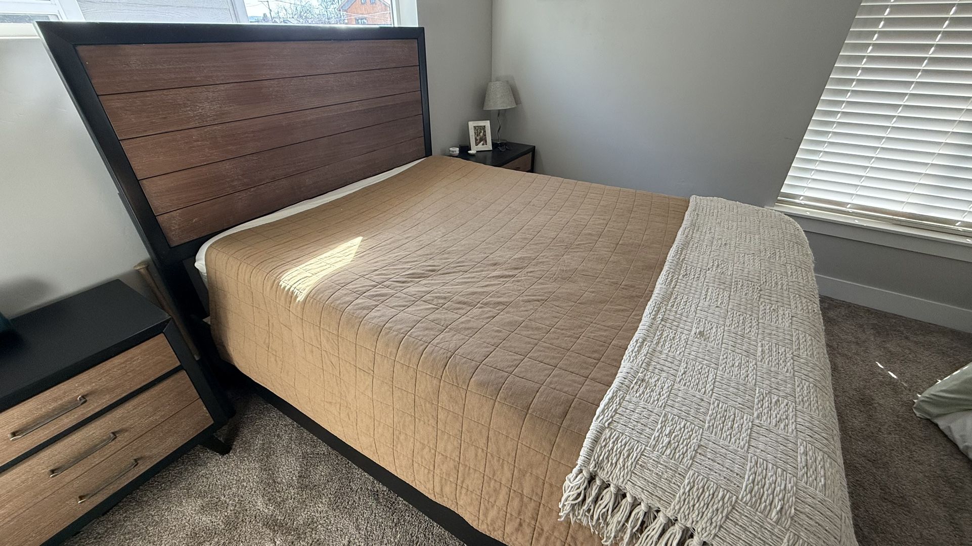 Queen Bedroom Set : Dresser, Bed Frame With Storage, 2 Night Stands