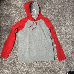Under Armour Men’s Small Hoodie
