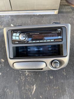 2000 Toyota echo radio with face plate