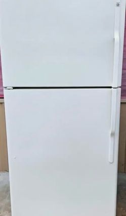 GE White Fridge