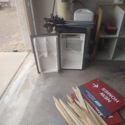 Mini Fridge 