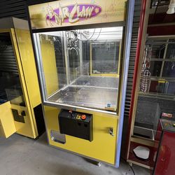 Mr Claw Machine As is Arcade Game Don't know About It $350