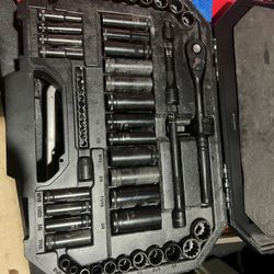 60 Piece Husky Tool Set