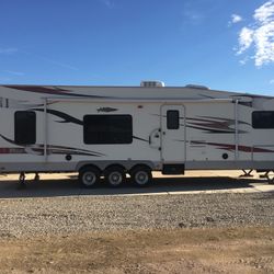 2009 Vortex 314FS Toy Hauler Trailer