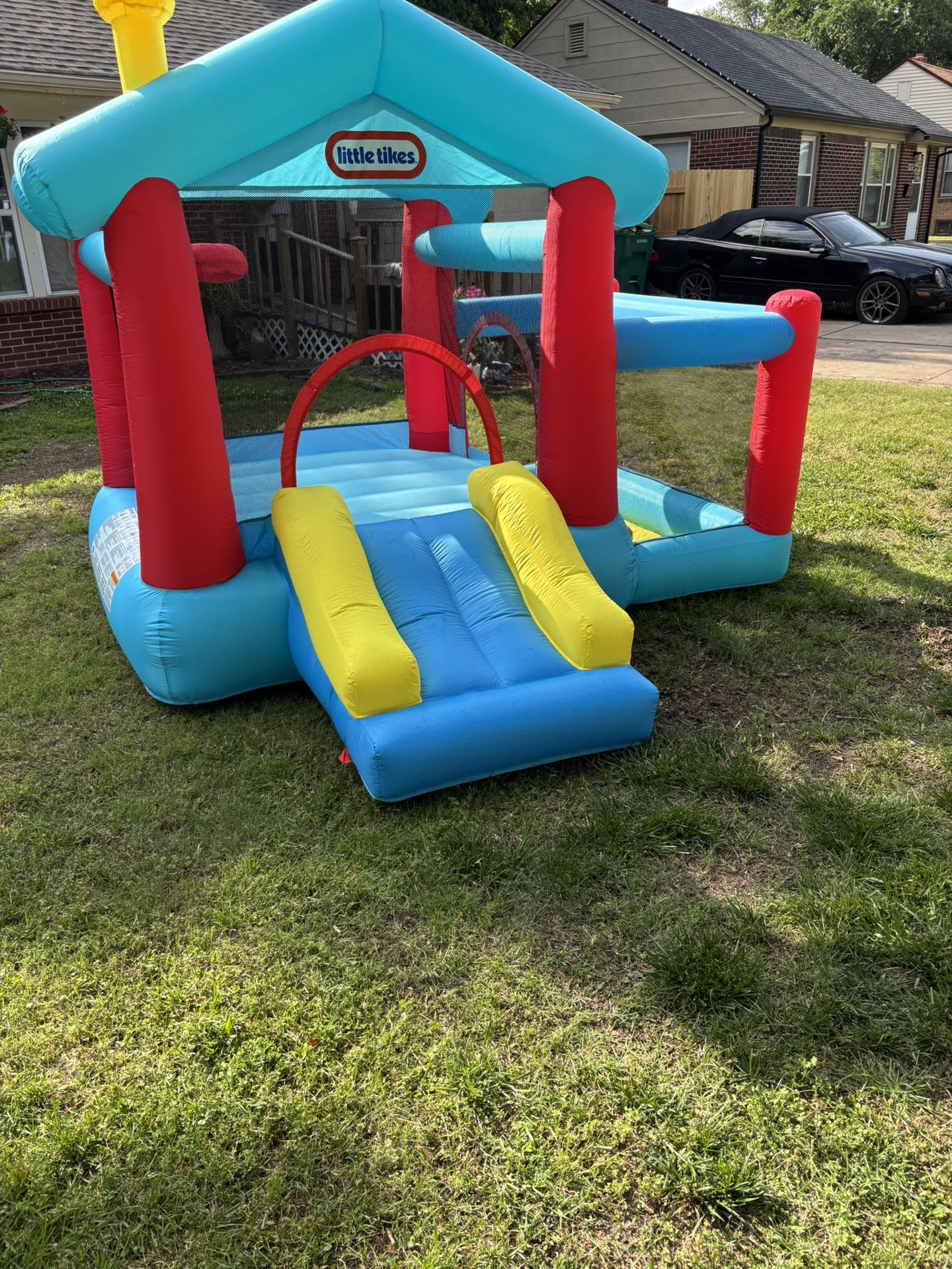 Jumpy Bounce Playhouse (Little Tikes)