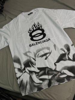 Balenciaga Men’s shirt 👕 Size Large /Xl