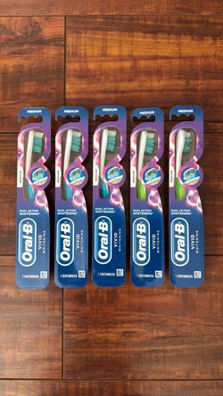 Oral- B Dual Action, VIVID WHITENING Toothbrush:  MEDIUM Bristle (5 For $10)